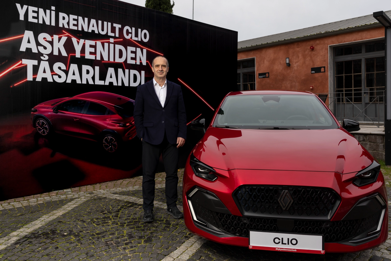 Yeni Renault Clio Bursa&rsquo;da &Uuml;retildi, T&uuml;rkiye&rsquo;de Satışa &Ccedil;ıktı