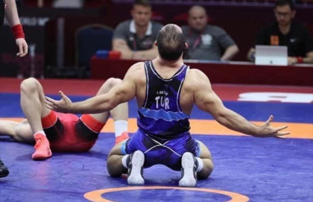 Feyzullah Akt&uuml;rk Avrupa Şampiyonu Oldu