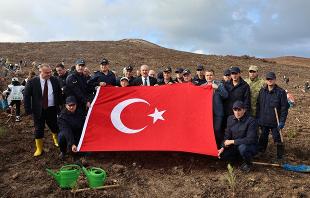 Binlerce Fidan Toprakla Buluştu