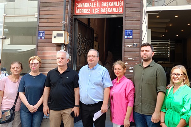 &ldquo;&Ccedil;ocuklarımızı AKP&rsquo;nin Karanlığına Teslim Etmeyeceğiz&rdquo;