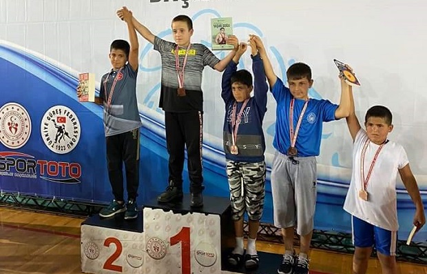 &Ccedil;an&rsquo;ın Minik G&uuml;reş&ccedil;isi T&uuml;rkiye İkincisi Oldu