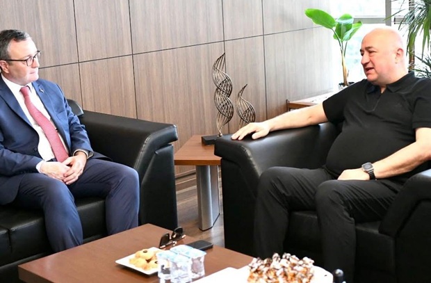 &ldquo;Konu Hizmetse Bizde Parti Ayrımı Olmaz&rdquo;