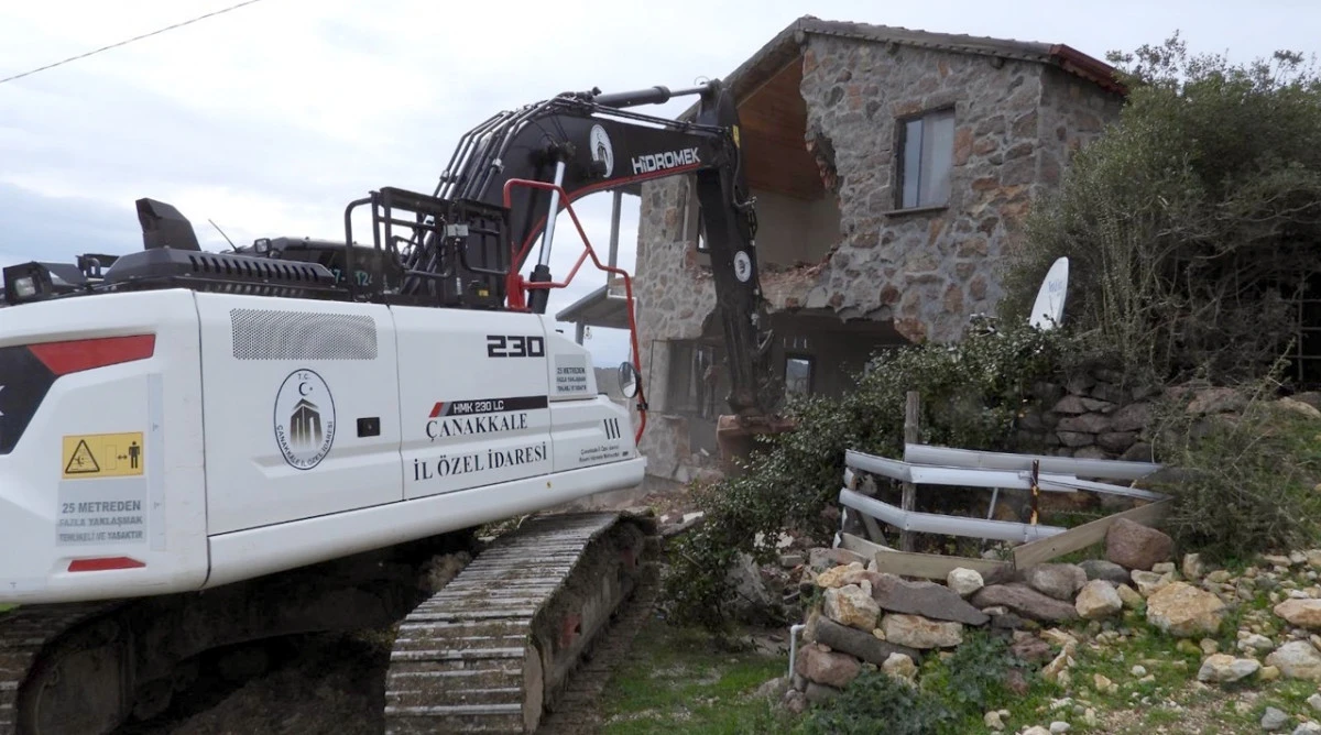 Ayvacık ve Merkezde 31 Yapı Yıkıldı!