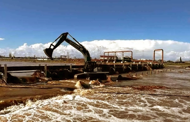 Ayvacık&rsquo;ta Taşkın: Tarım Arazileri ve Binaları Su Bastı