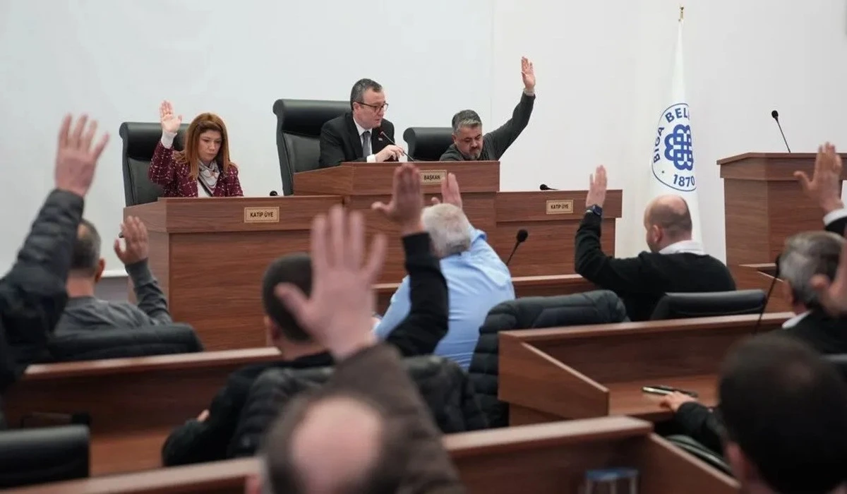 Biga Belediye Meclisi&rsquo;nde Bor&ccedil;lanma Gerginliği