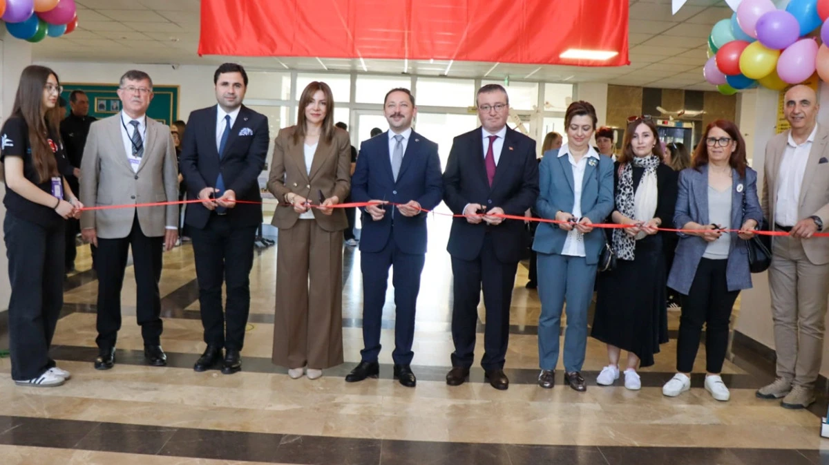Biga İ&Ccedil;DAŞ Fen Lisesi'nden Bilim &Ccedil;ıkartması: 19 Proje, 73 Mucit!