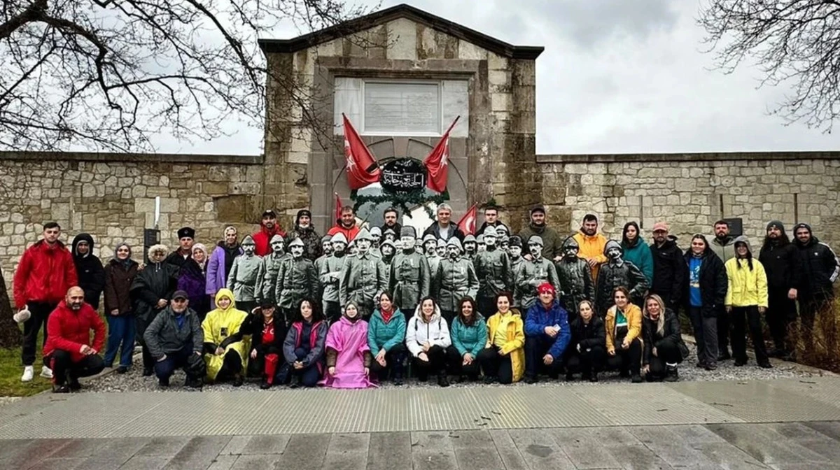 Biga&rsquo;dan Gelibolu&rsquo;ya 9 Kilometrelik &lsquo;Saygı&rsquo; Y&uuml;r&uuml;y&uuml;ş&uuml;!