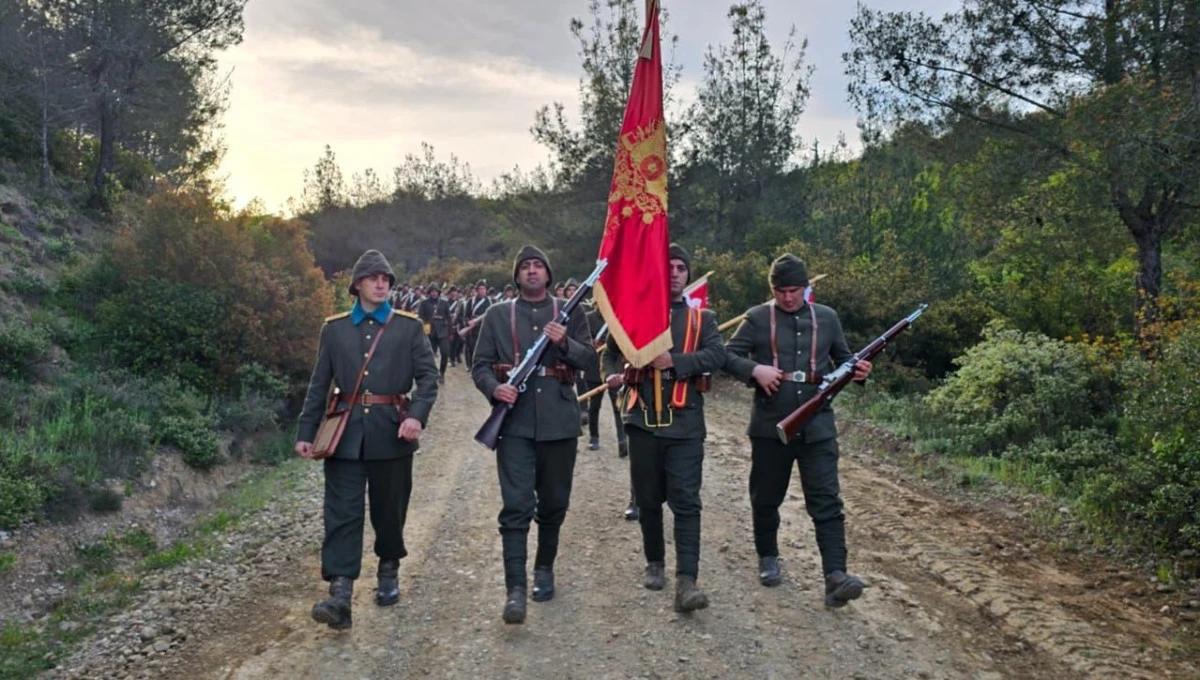 Binlerce Kişi 57. Alayın İzinde Y&uuml;r&uuml;d&uuml;