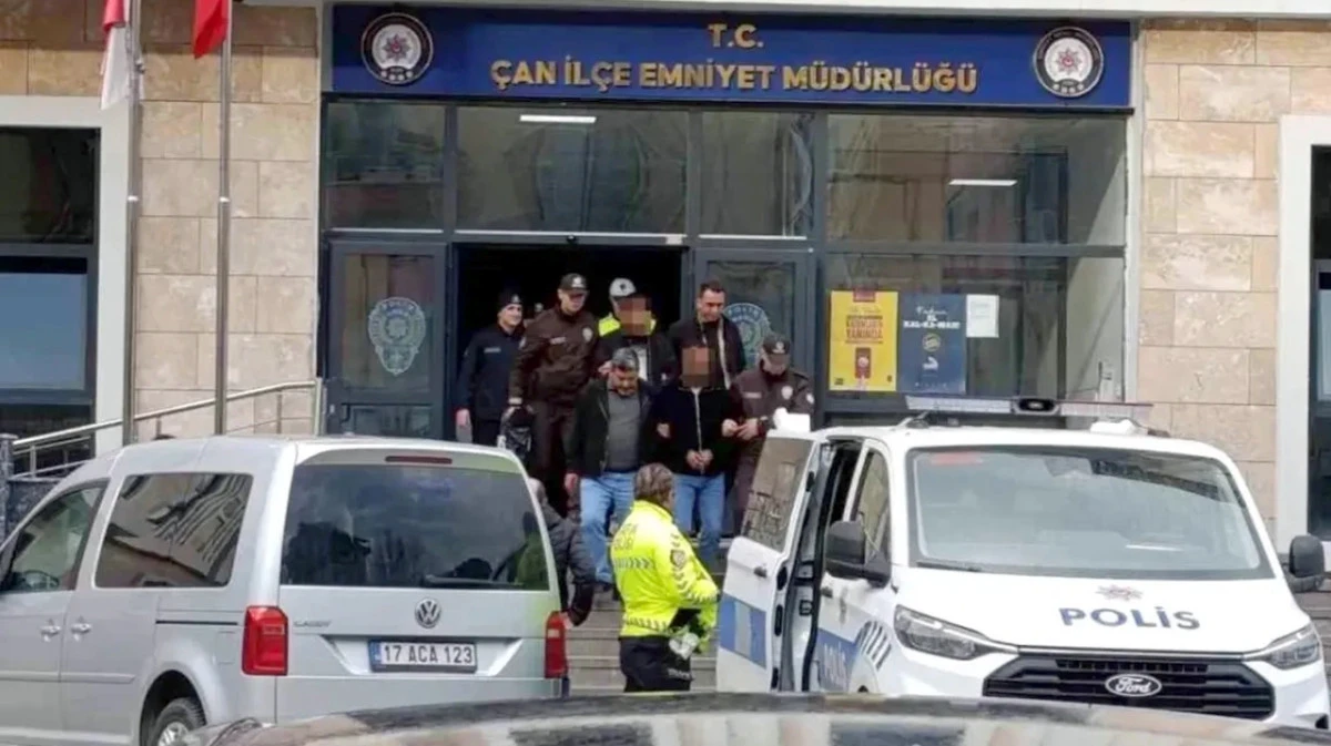 &Ccedil;aldıkları Otomobille Ka&ccedil;arken Yakalandılar: 2 Tutuklama!