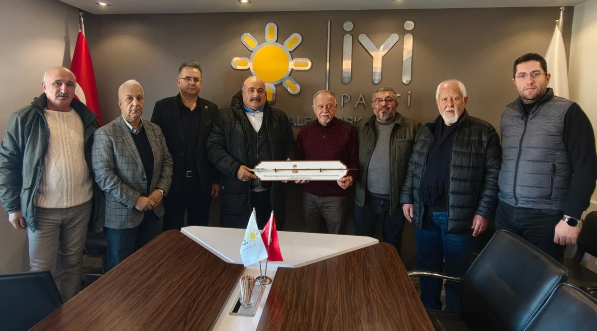 &Ccedil;anakkale Ok&ccedil;uluk Spor Kul&uuml;b&uuml;&rsquo;nden İYİ Parti&rsquo;ye Ziyaret