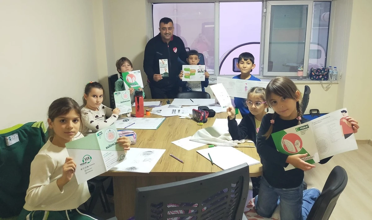 &Ccedil;anakkale Yeşilay, Gen&ccedil;leri Sanatla Geleceğe Hazırlıyor