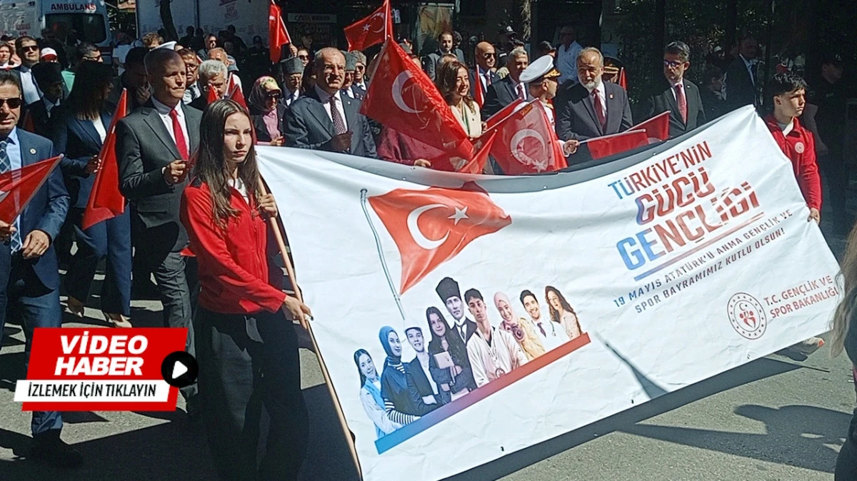 &Ccedil;anakkale&rsquo;de 19 Mayıs Coşkusu Kordona Taştı!