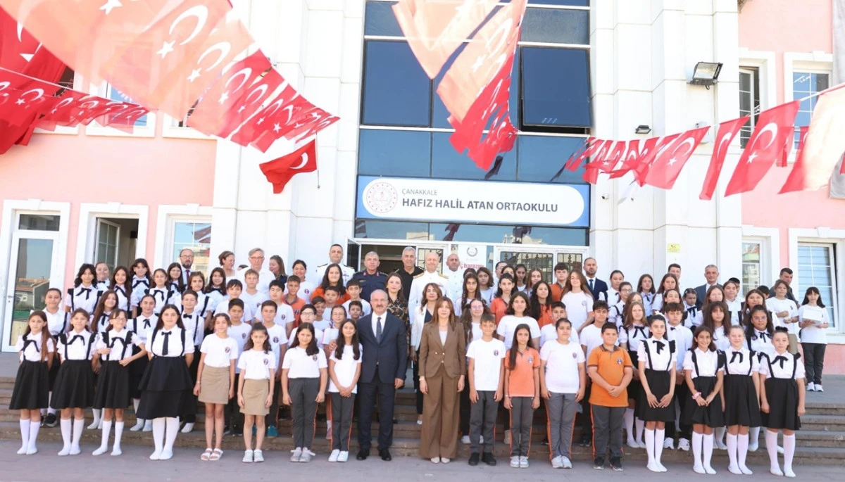 &Ccedil;anakkale&rsquo;de 80 Bin 193 &Ouml;ğrenci Karne Heyecanı Yaşadı