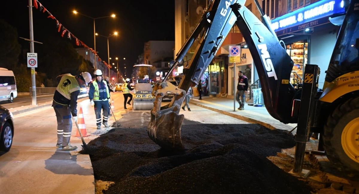 &Ccedil;anakkale&rsquo;de Yollar Gece Mesaisiyle Yenileniyor