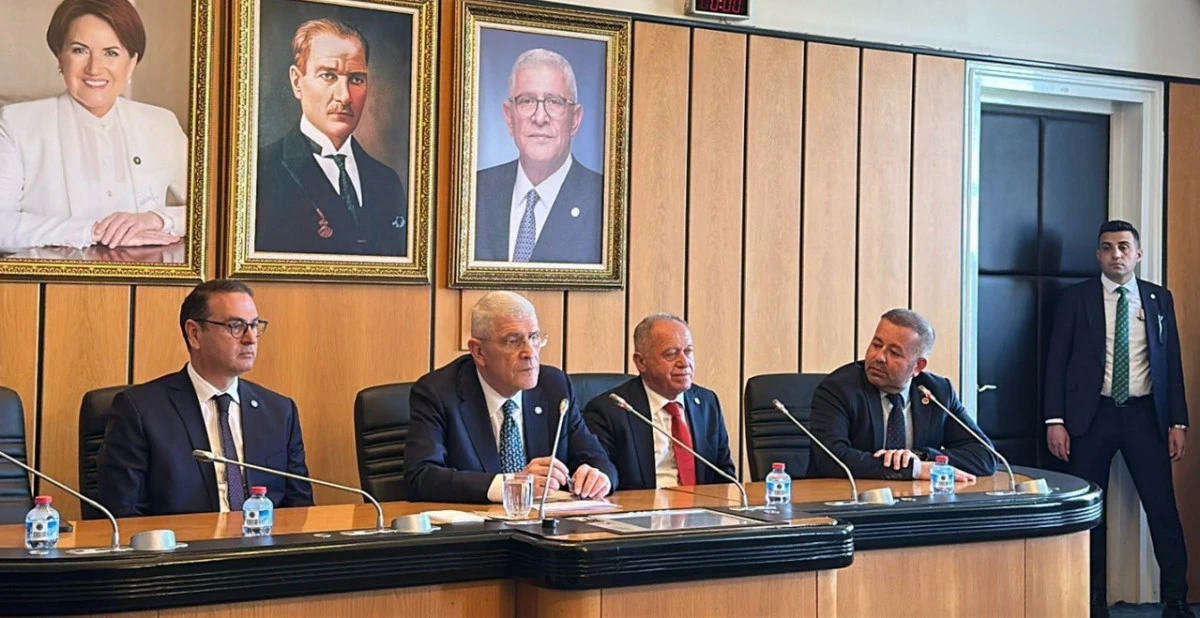 &Ccedil;anakkaleli Muhtarlar İYİ Parti Lideri Dervişoğlu ile Buluştular