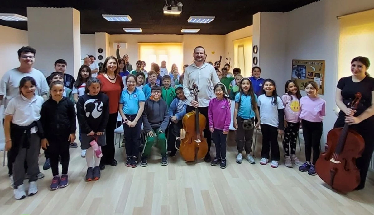 &Ccedil;ocuk K&uuml;lt&uuml;r Evi &Ccedil;ellist Ulaş &Ccedil;abuk'u Ağırladı