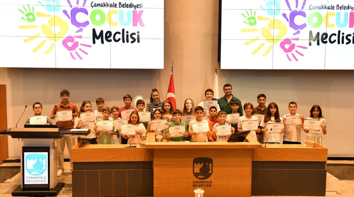 &Ccedil;ocuk Meclisi Tatile Girdi