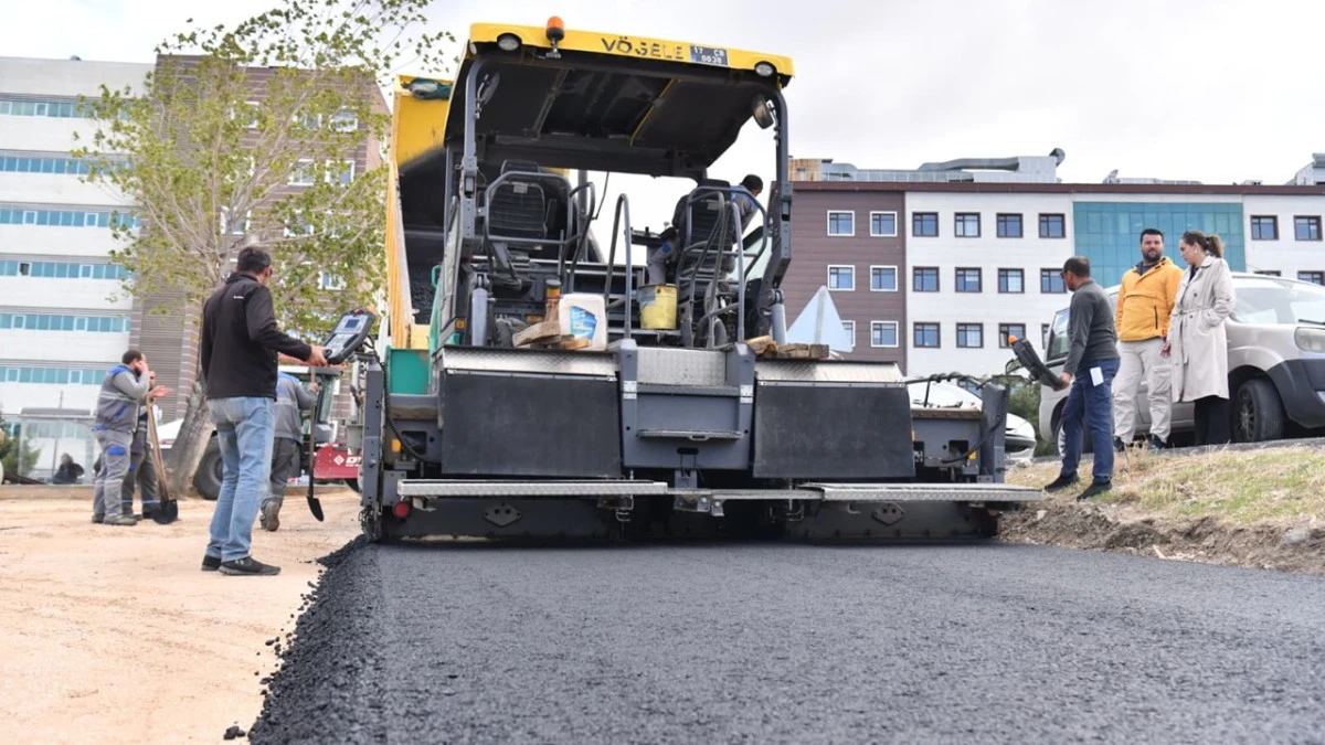 &Ccedil;OM&Uuml; Hastanesi Otoparkı Asfaltlanıyor