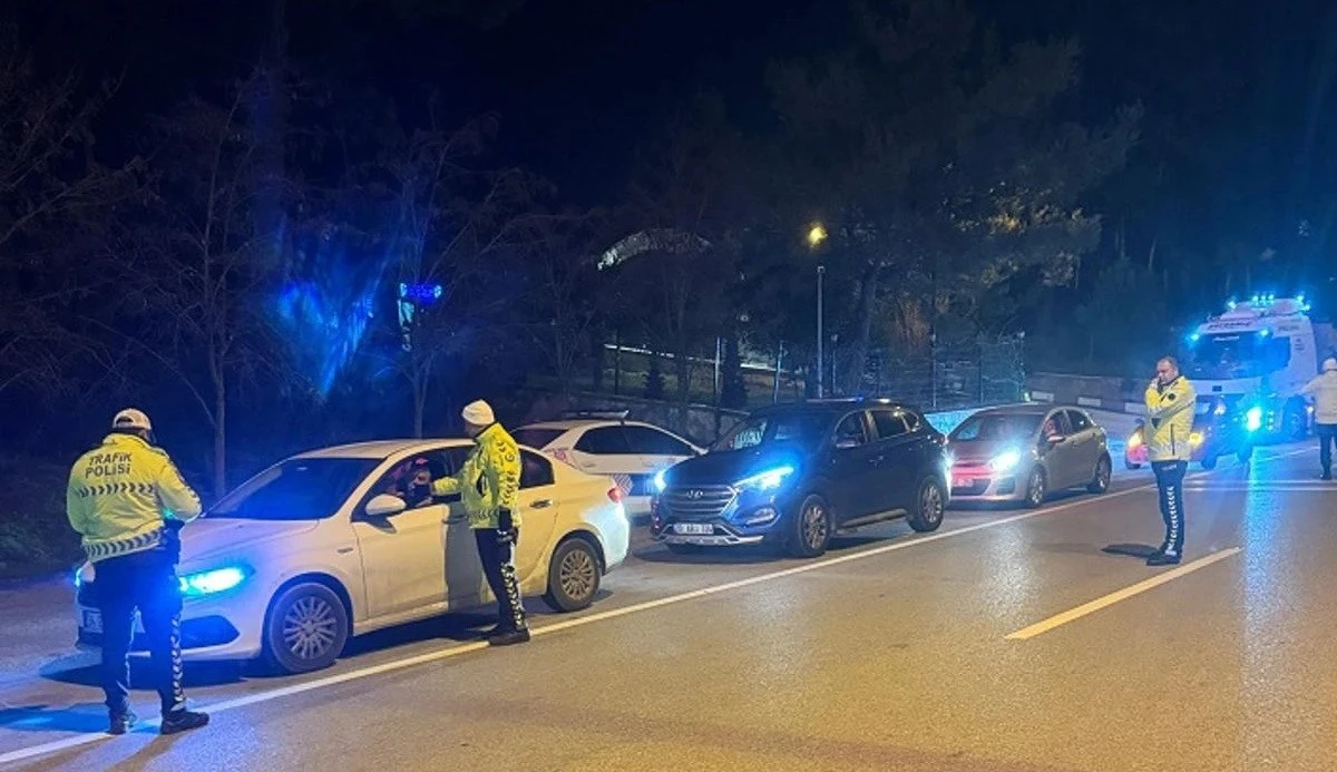 Denetimler Arttı: 36 Ara&ccedil; Trafikten Men Edildi