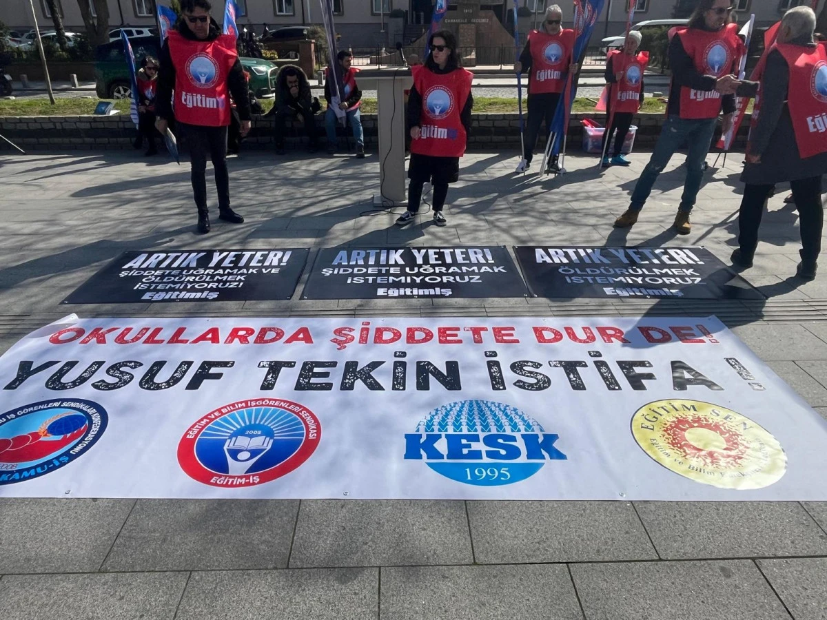 Eğitimciler Sokakta: Okulda Şiddetin Sorumlusu MEB'dir!