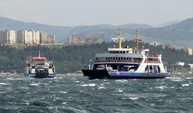 Adalara Feribot Seferleri Durduruldu