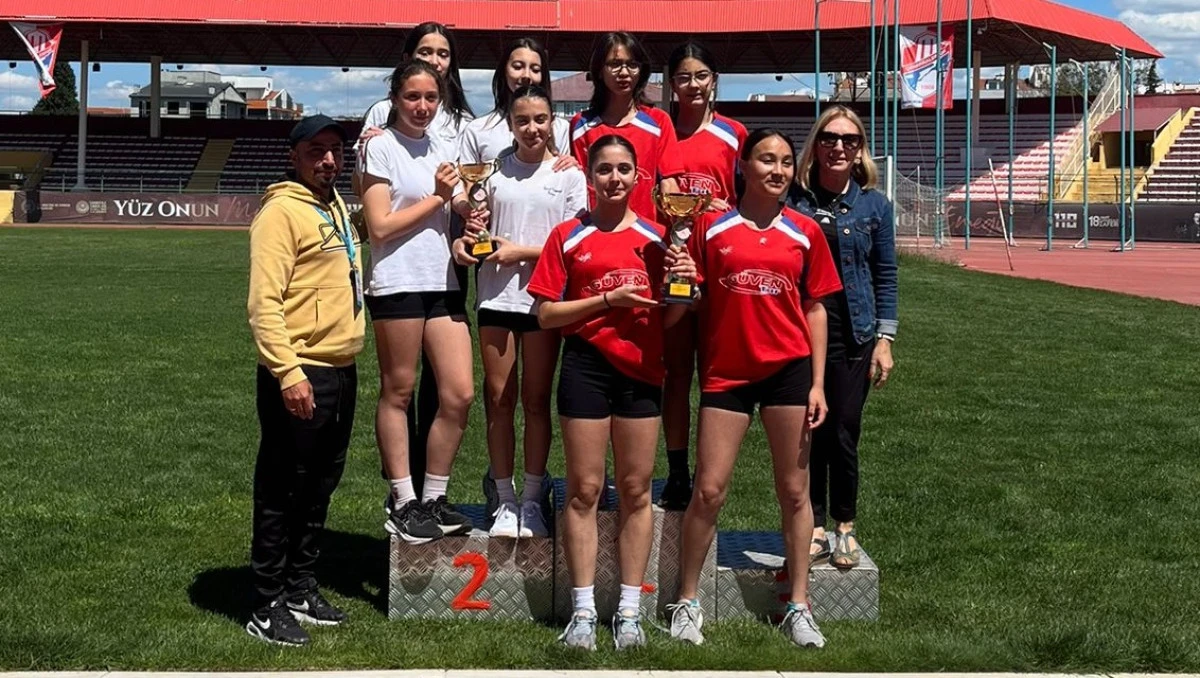 Gazi Ortaokulu Atletizmde &Ccedil;anakkale Şampiyonu Oldu