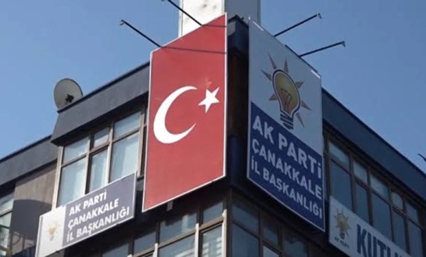 &ldquo;K&uuml;&ccedil;&uuml;k Olsun, Benim Olsun&rdquo; Siyaseti