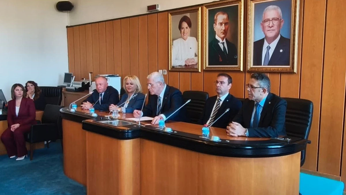 İYİ Parti &Ccedil;anakkale Teşkilatı TBMM'yi Ziyaret Etti