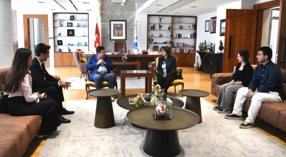 L&Ouml;SEV'li Gen&ccedil;lerden Başkan Erkek'e Ziyaret