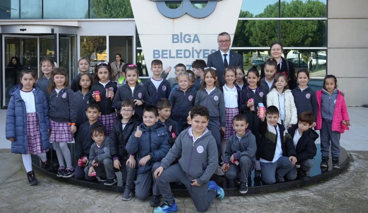 Minik &Ouml;ğrencilerden Biga Belediyesi&rsquo;ne &Ccedil;ıkarma!