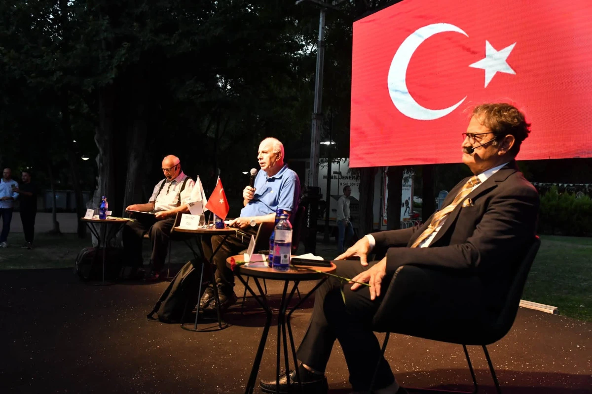 'Montr&ouml;, Lozan Abidesine &Ccedil;ekilen Bayraktır'