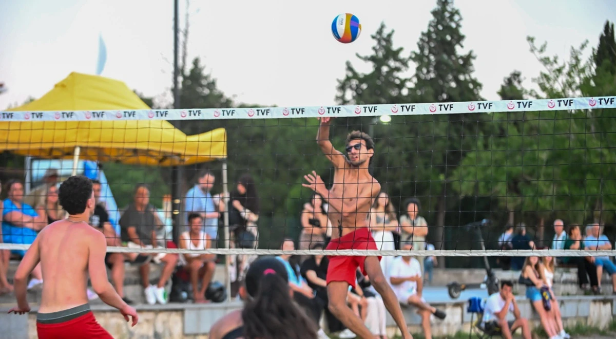 Plaj Voleybolu Şenliği &Ouml;d&uuml;llerle Son Buldu