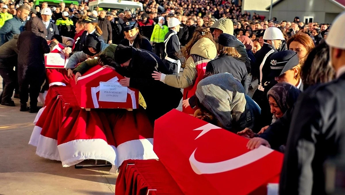 Rıdvan Uz, Şehit Polisler İ&ccedil;in Yalova&rsquo;da D&uuml;zenlenen T&ouml;rene Katıldı