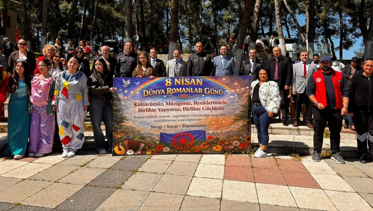 Romanlar G&uuml;n&uuml; Biga'da Şenlik Havasında Kutlandı