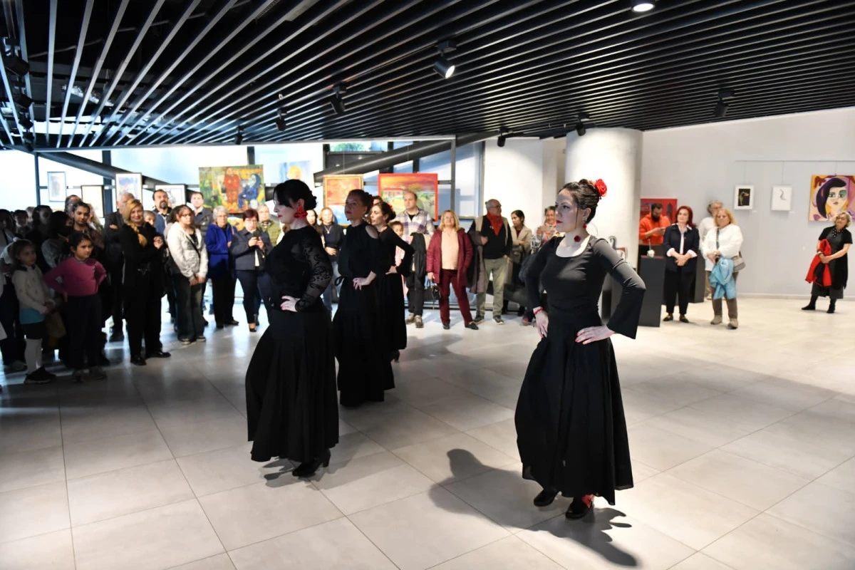 'Sanat Varsa İnsanlık Var' Sergisi A&ccedil;ıldı