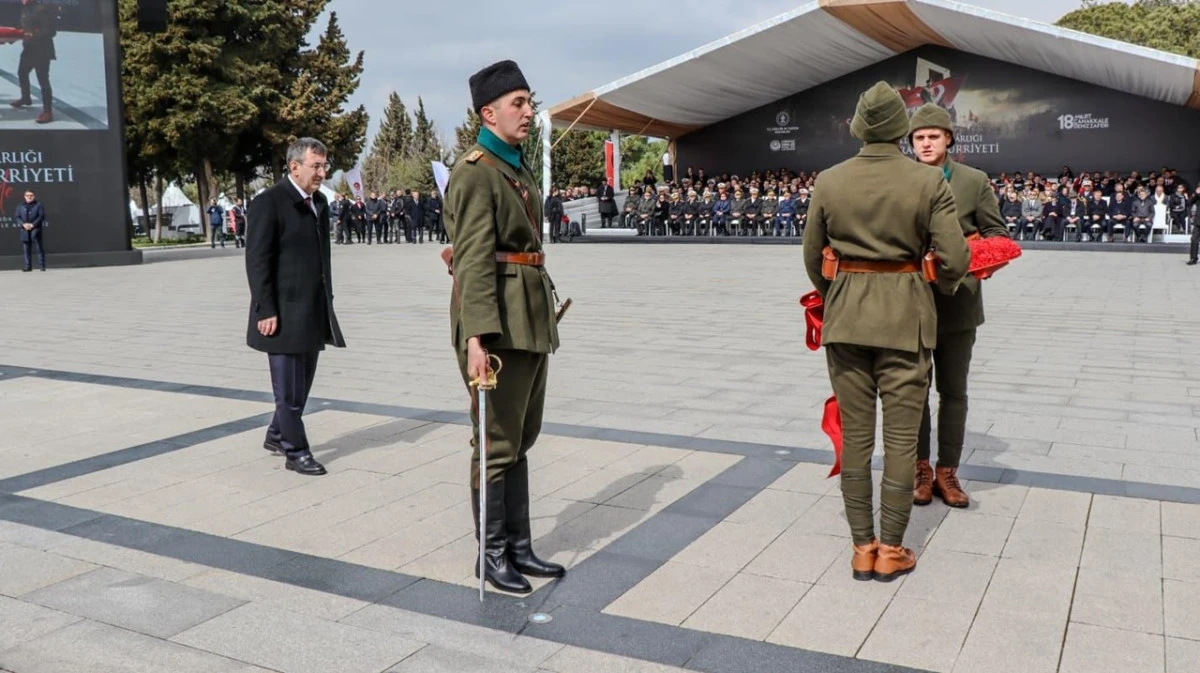 Şehitler Abidesi&rsquo;nde G&ouml;rkemli T&ouml;ren