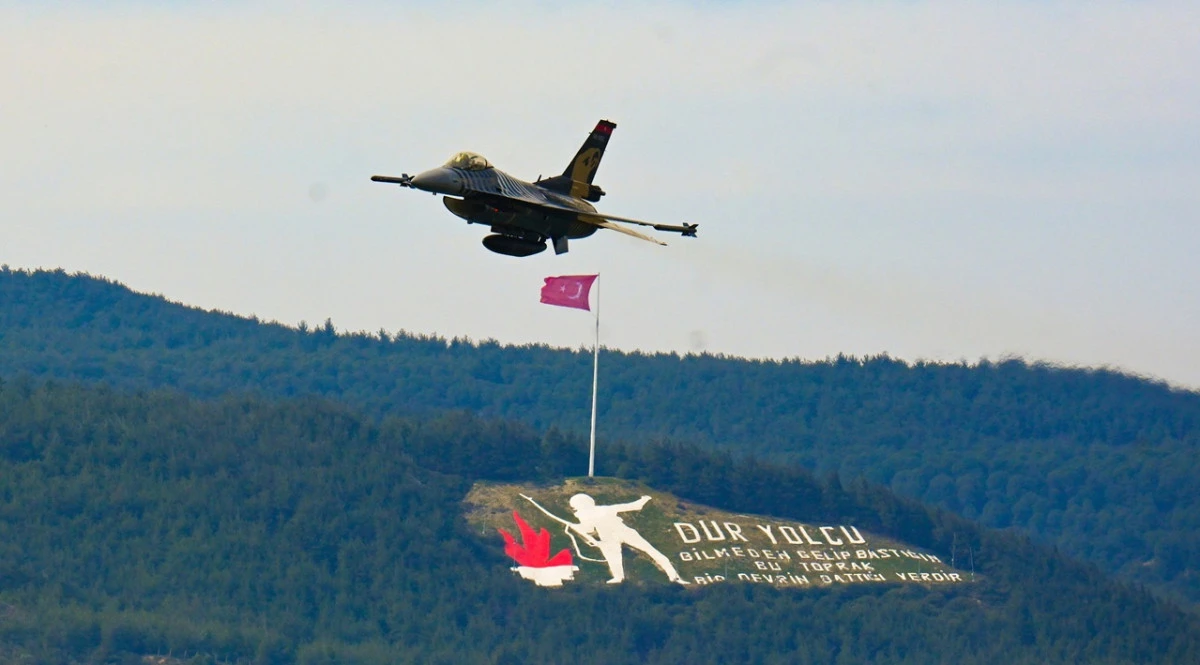 SOLOT&Uuml;RK 111.Yıl Coşkusunu G&ouml;ky&uuml;z&uuml;neTaşıdı!