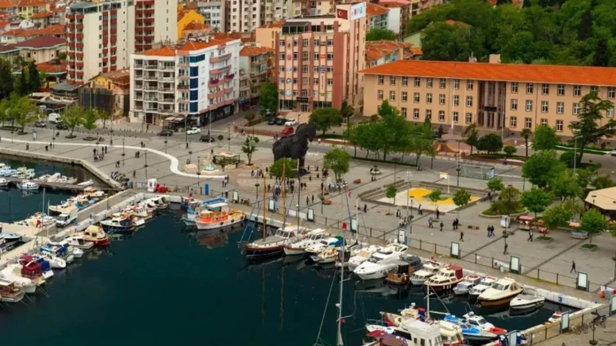 T&Uuml;İK A&ccedil;ıkladı: &Ccedil;anakkale N&uuml;fusu 573 Bin 976 Oldu