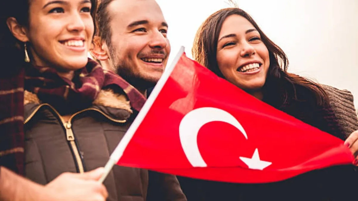 T&uuml;rkiye'nin 2025 Mutluluk Karnesi: Kadınlar Daha Mutlu!