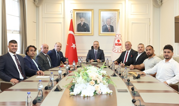 Yağlı G&uuml;reş Birliği B&uuml;lent Turan&rsquo;ı Ziyaret Etti