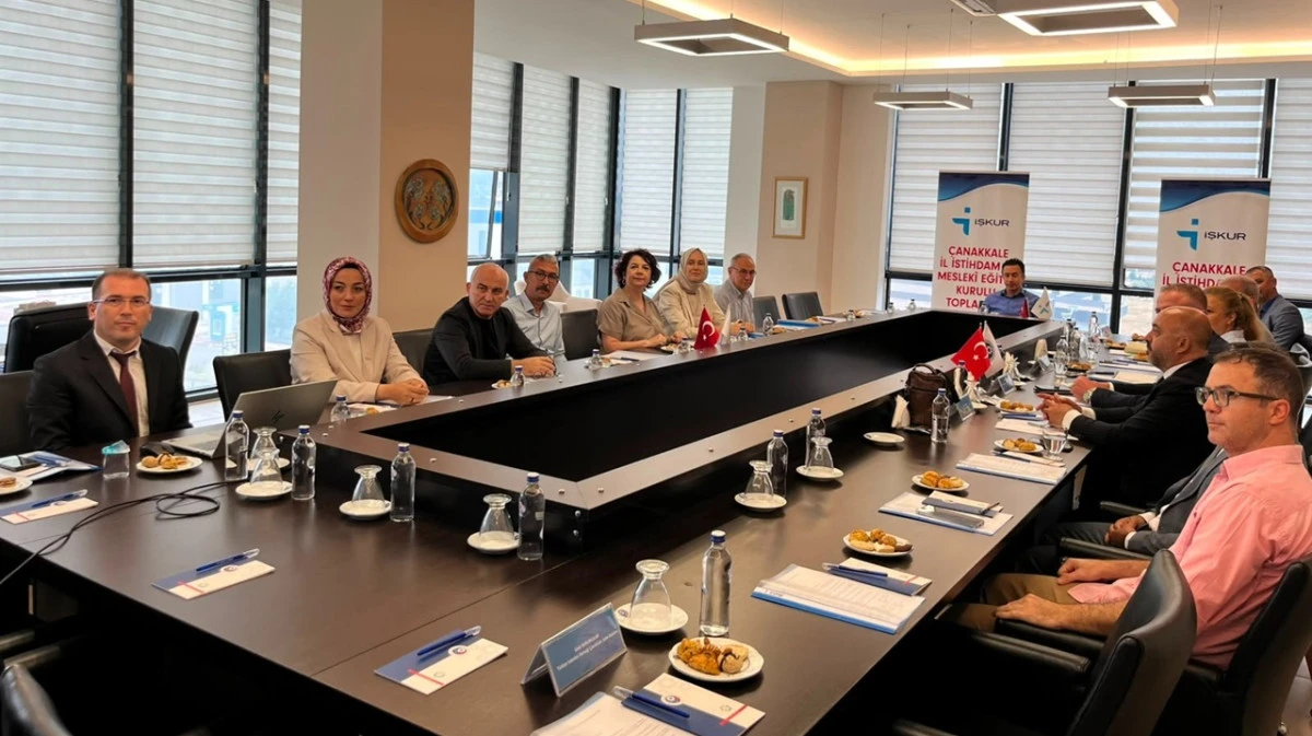 Yeni Kurslar ve İşg&uuml;c&uuml; Programları Kurul Onayına Sunuldu